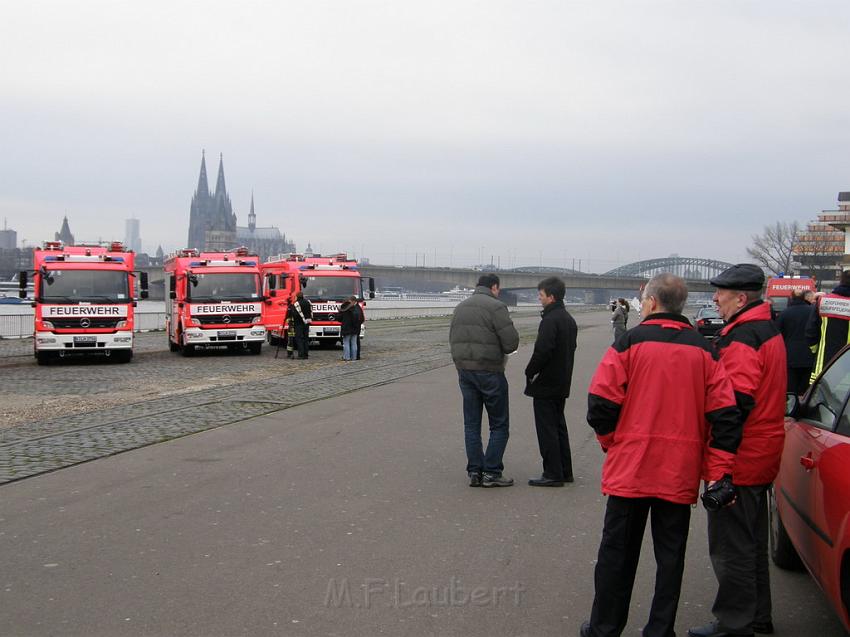 Neue LF`s fuer Koeln Uebergabe in Koeln Deutz an den Wachen  P007.JPG